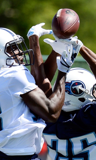 Contract signed, rookie Corey Davis joins Titans at camp